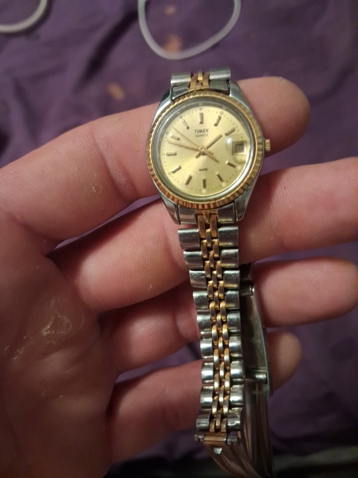 Timex: Presidential Two-Tone(Women’s) Vintage/1994 Wristwatch.