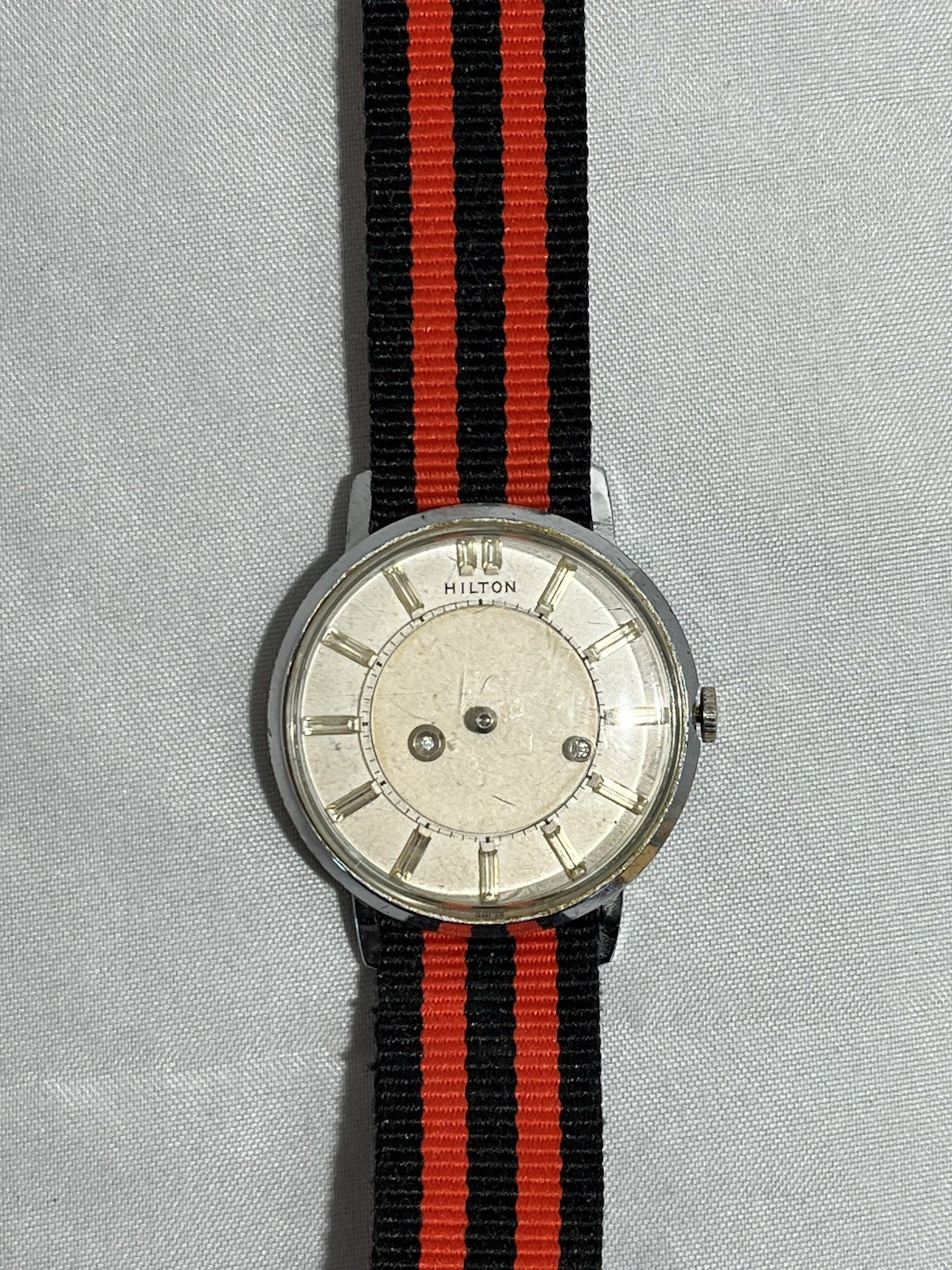 Hilton Mens Floating Hands Watch