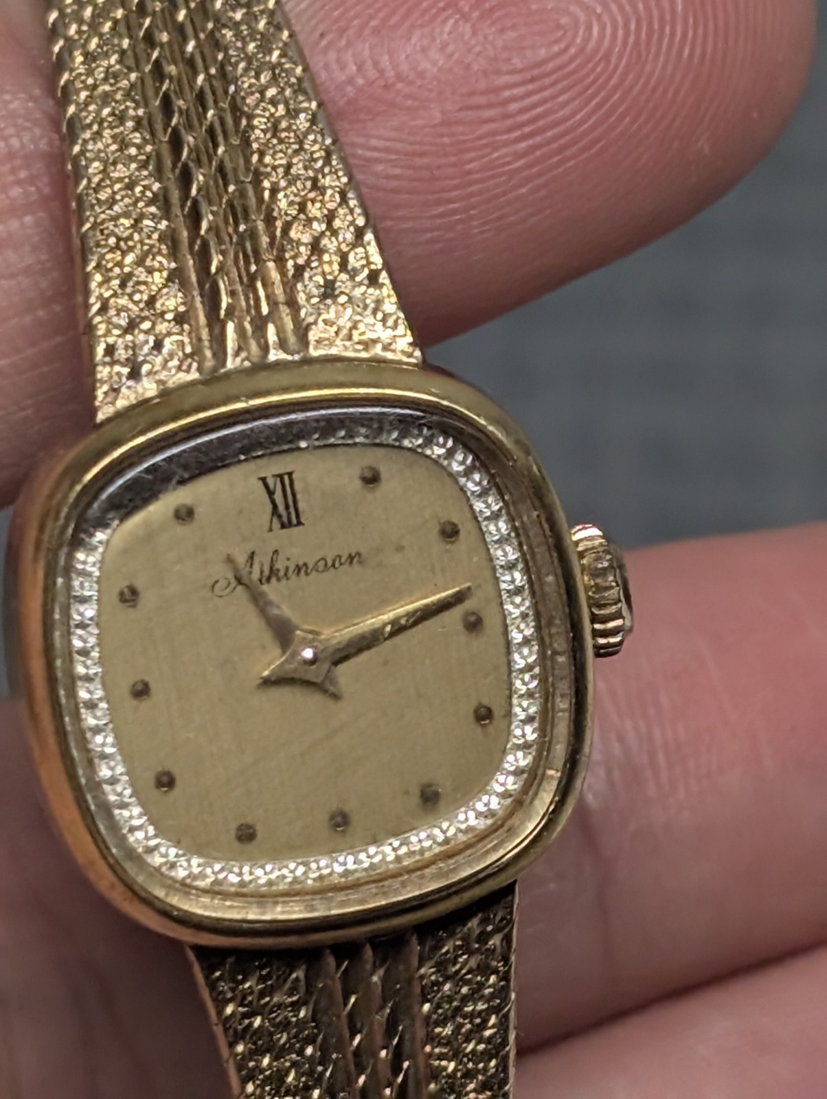 VINTAGE Atkinson mechanical GOLD TONE LADIES WOMEN watch WORKING