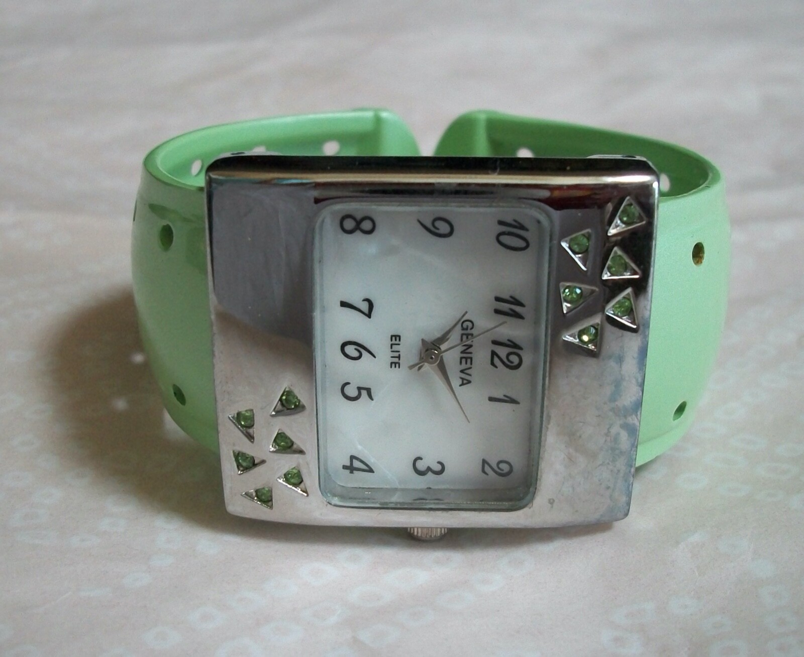 Women’s, Girl’s Number Dial Green & Silver Finish Cuff Bangle Fashion Watch