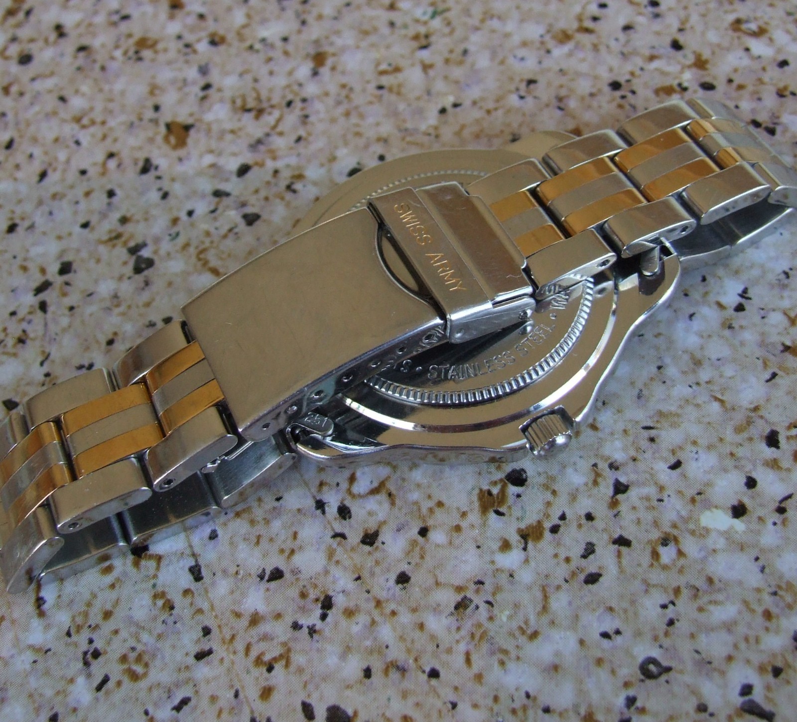 SWISS ARMY~Mens ClaSSiC OFFICERS 1884 Polished GOLD TT RATCHET~SS BRACELET~SWEET