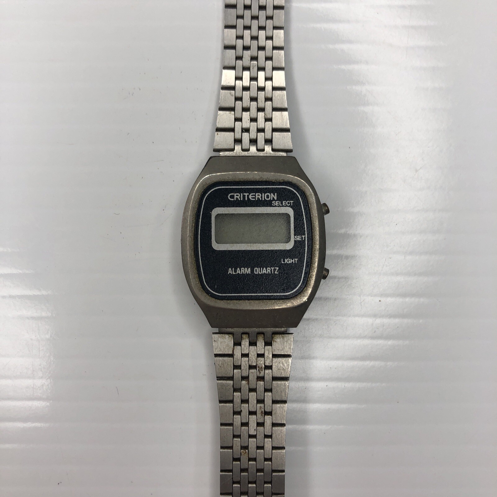 X10 CRITERION LCD Ladies Alarm Quartz Chrono Hong Kong Ladies Vtg Watch Untested