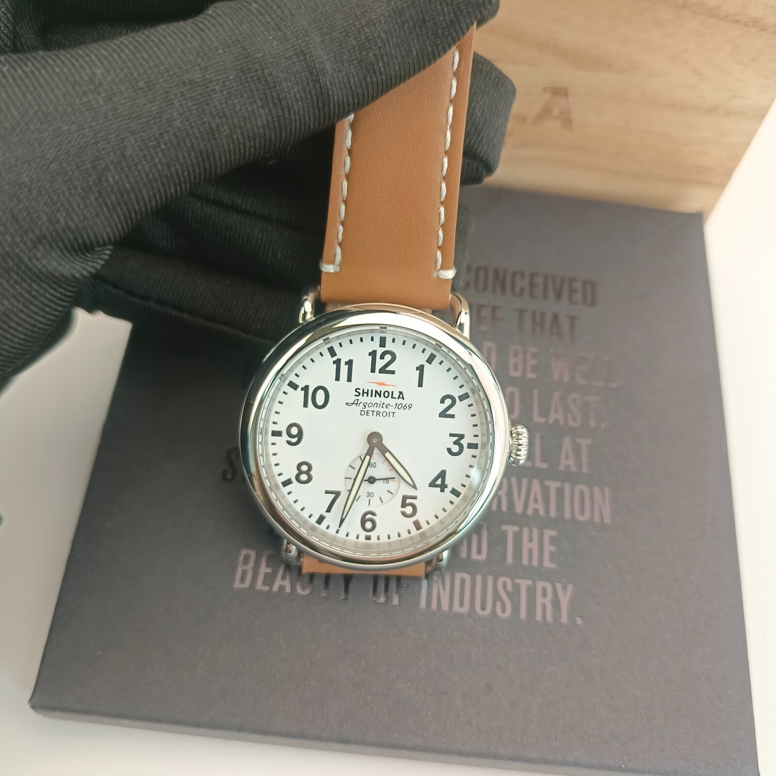 Shinola The Runwell Men’s 41mm with Tan Leather Strap Chronograph Quartz Watch