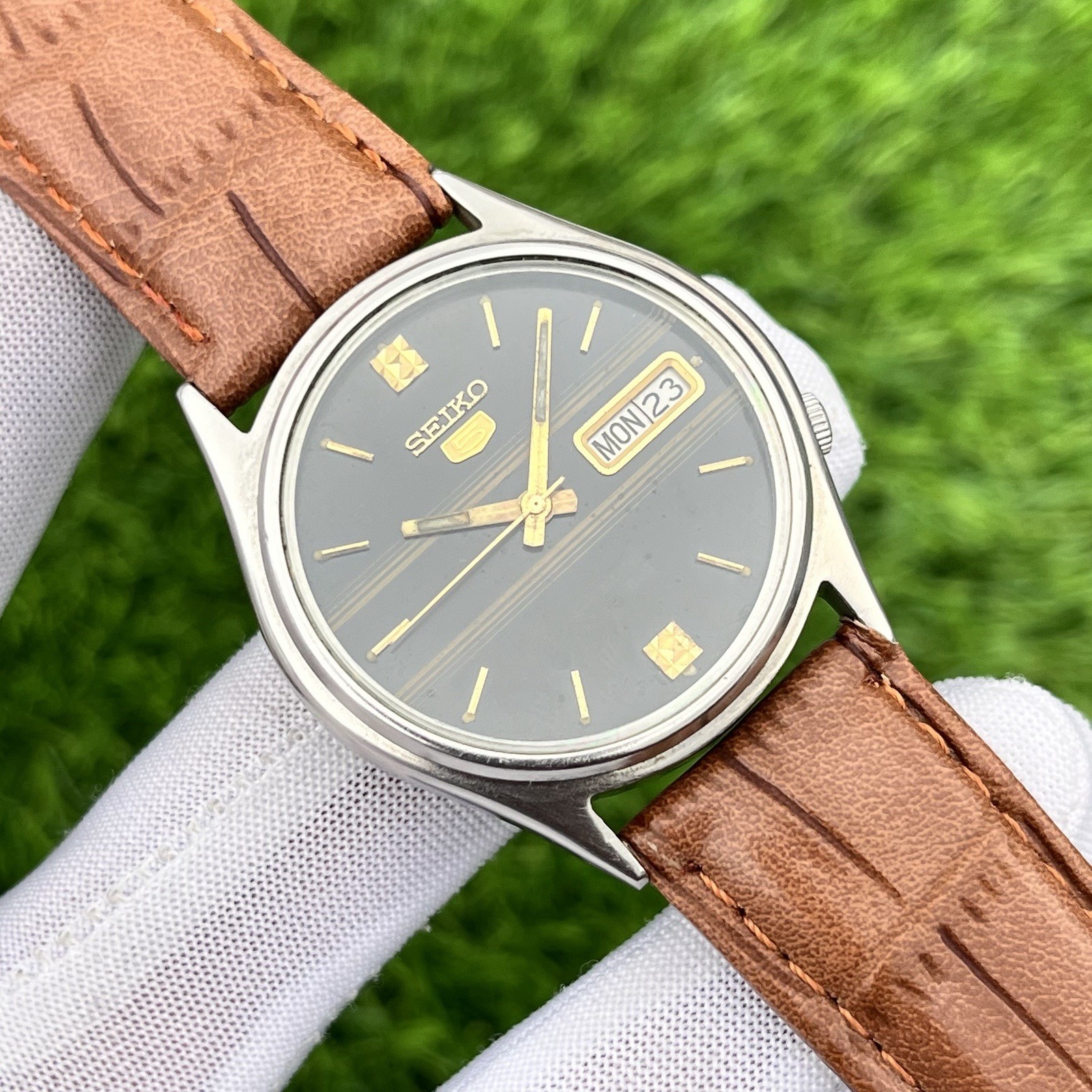 Vintage Seiko 5 Monarch Dual Tone Dial Automatic Japan Made Mens Watch 7009-3101