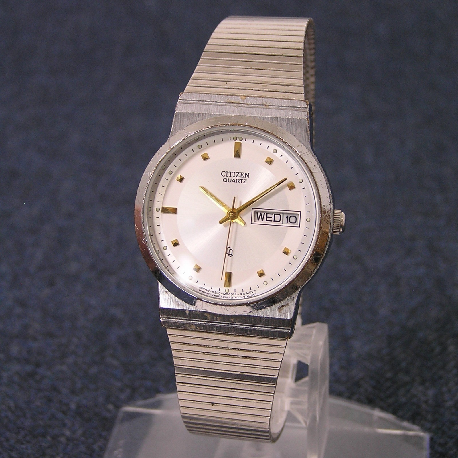 80s CITIZEN CQ 5500-M04014 Vintage Day Date Silver Quartz Dress Watch Japanese