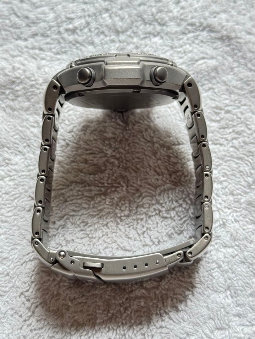 Casio Pro Trek PRT-3000 Titanium Watch wrist 19.5cm/7.7in