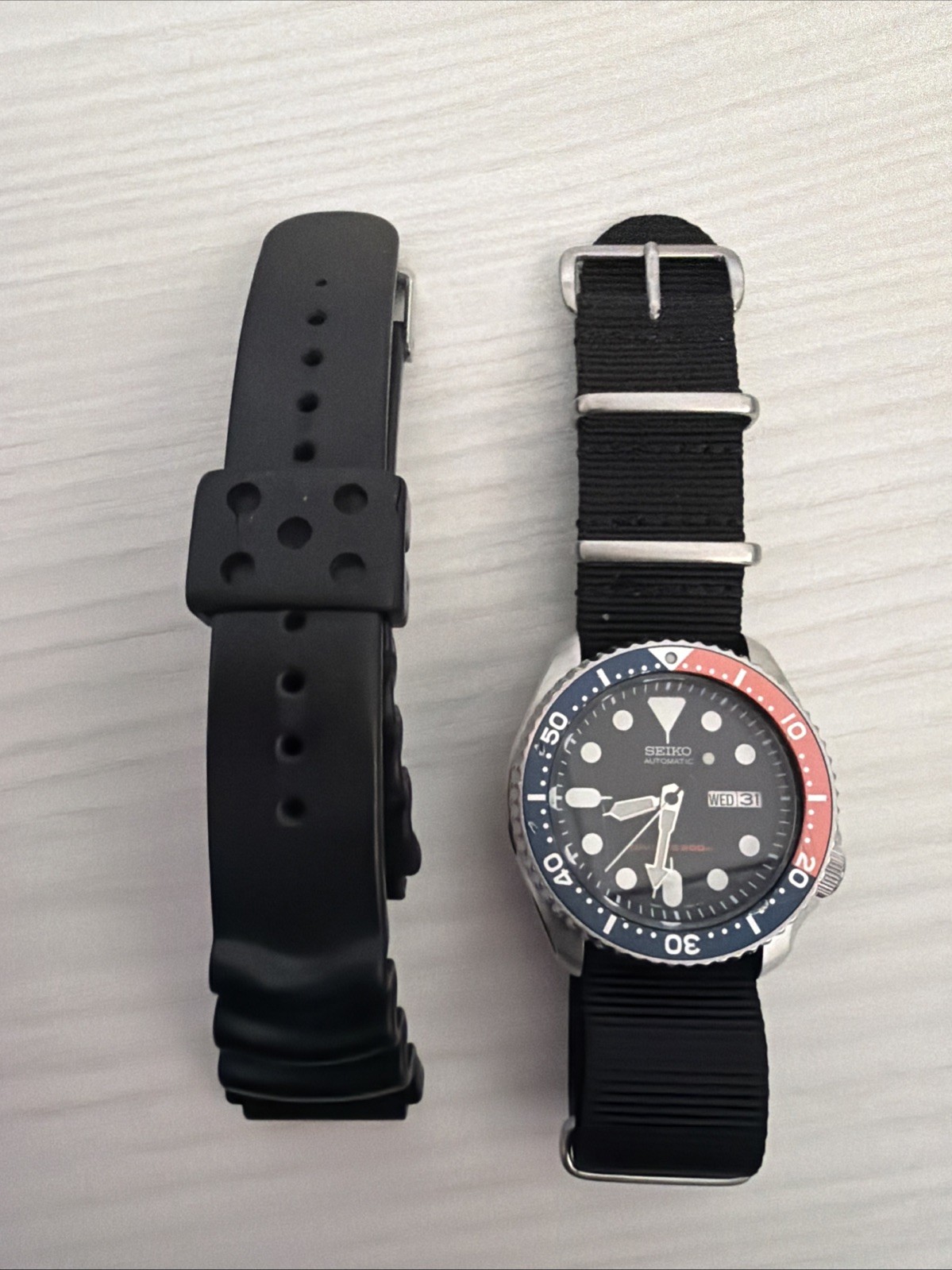 Seiko SKX009 – Automatic Diver – “Pepsi” Bezel – 7S26-0020 – Discontinued Model
