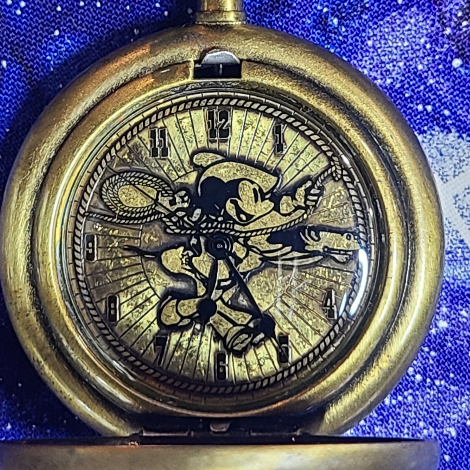 Disney Fossil Rodeo Mickey Pocket Watch LE COA Box Tin Set Ready To Wear | Video