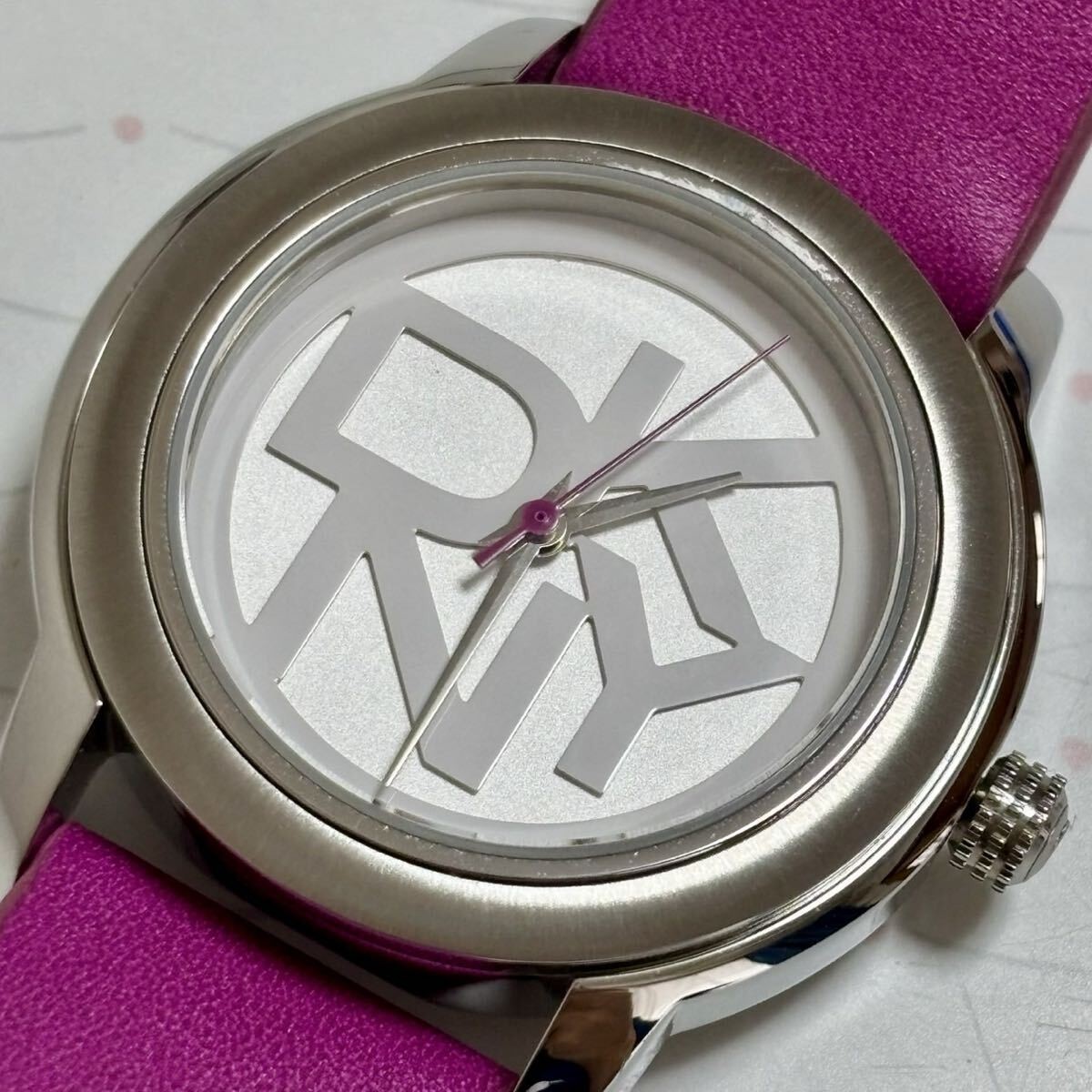 DKNY Donna Karan New York watch NY8803 38mm unused long-term storage No box
