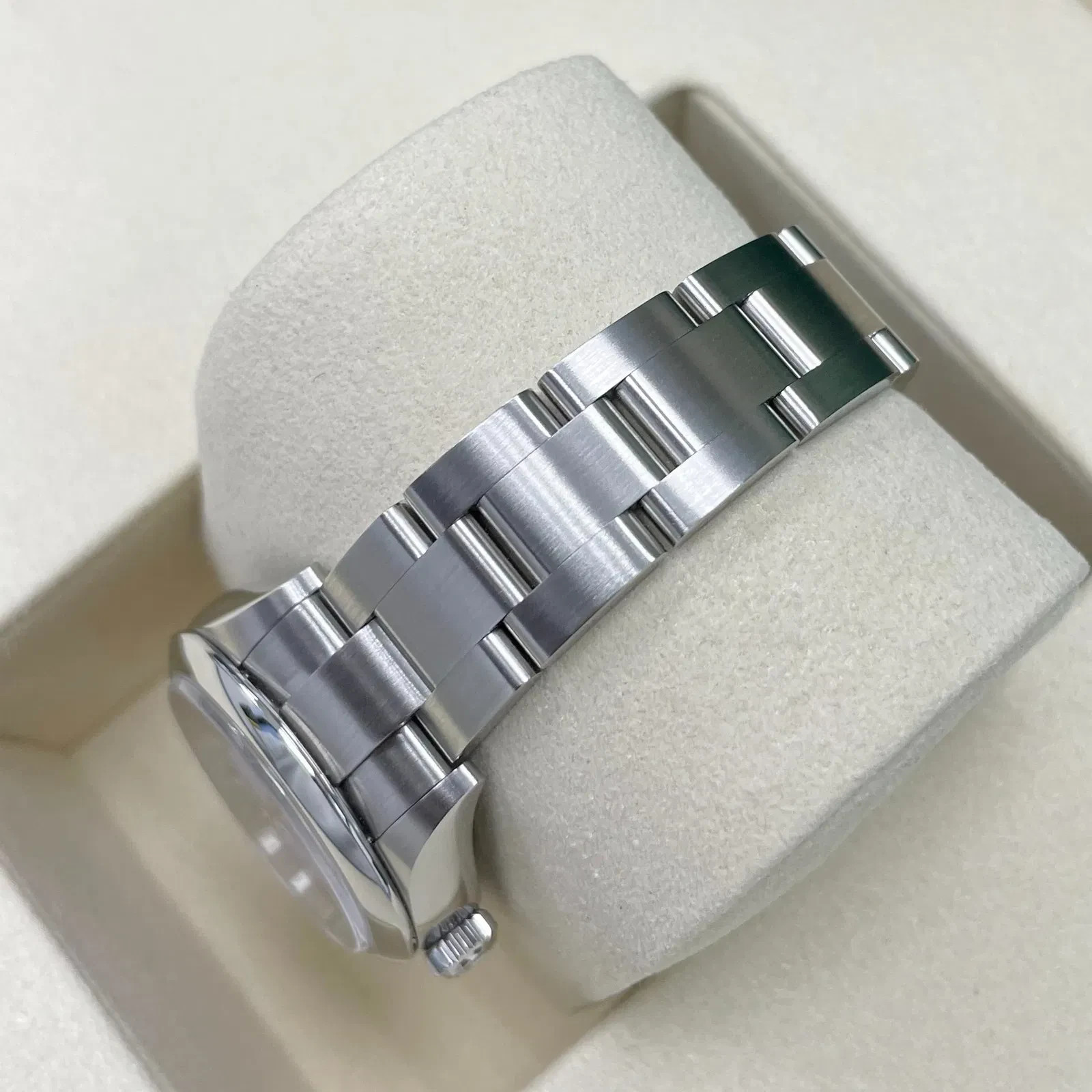 2025 Rolex Oyster Perpetual, Oystersteel 28mm Lavender, 276200.