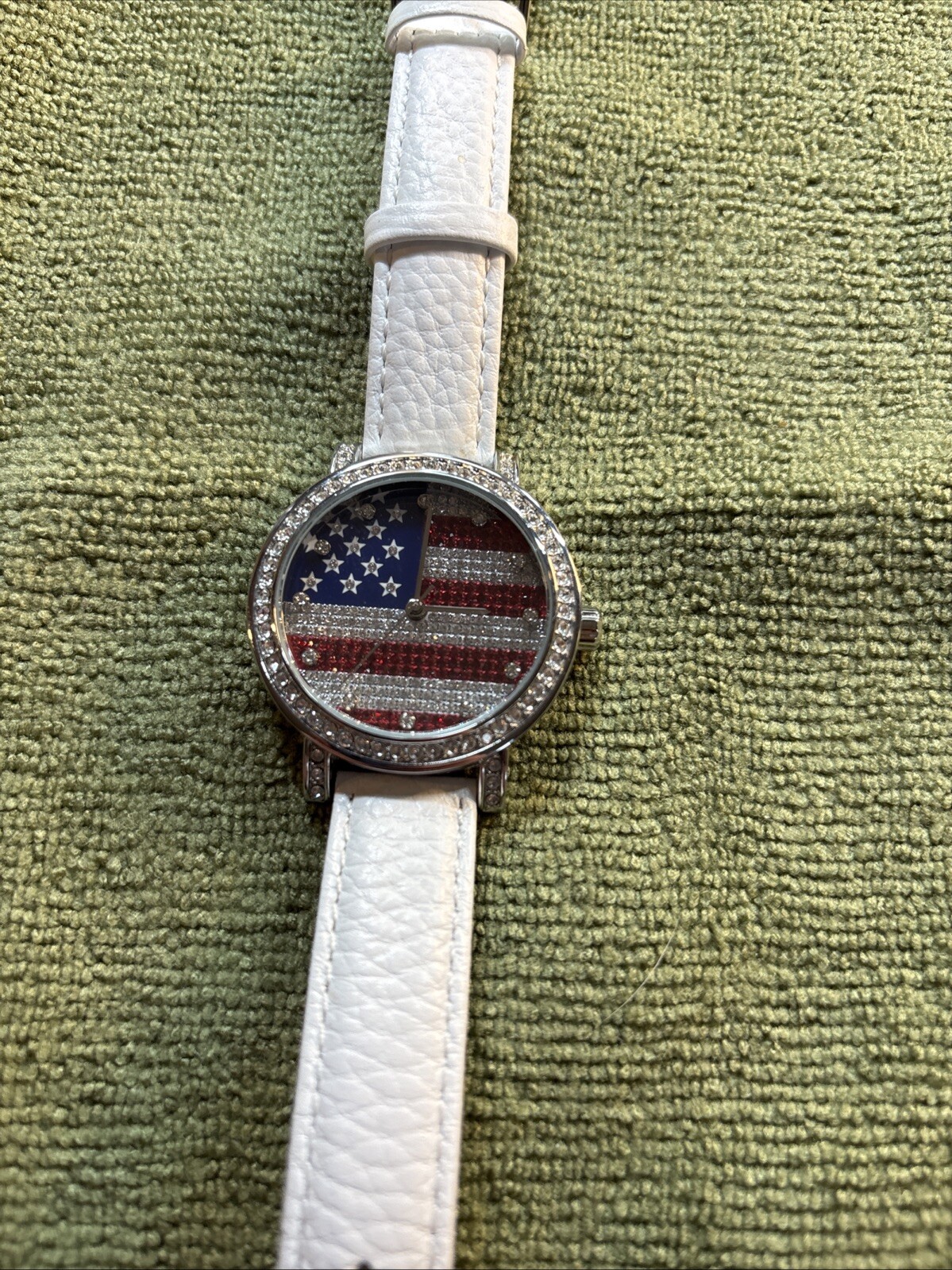 HW68 Diamonique Women USA Flag Dial Pave Leather 38 Quartz Analog Watch 7 3/4″