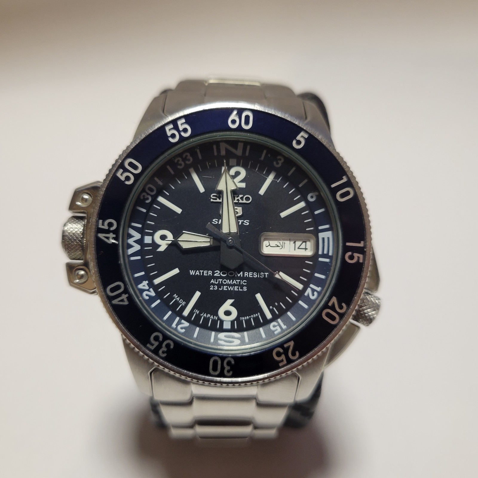 Seiko 5 Sports Atlas SKZ211 7S36-01E0 Automatic 200m Compass Bezel Arabic Day