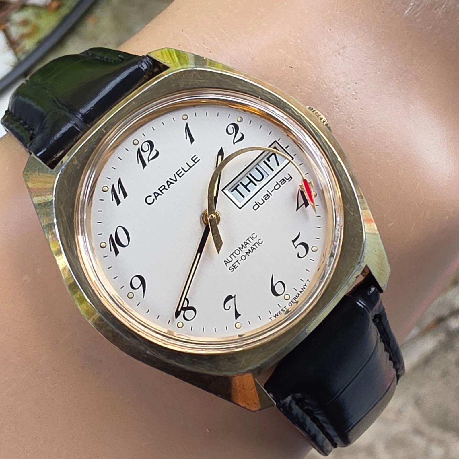 Vintage CARAVELLE men’s automatic watch day/date Rocket second hand germany 1978