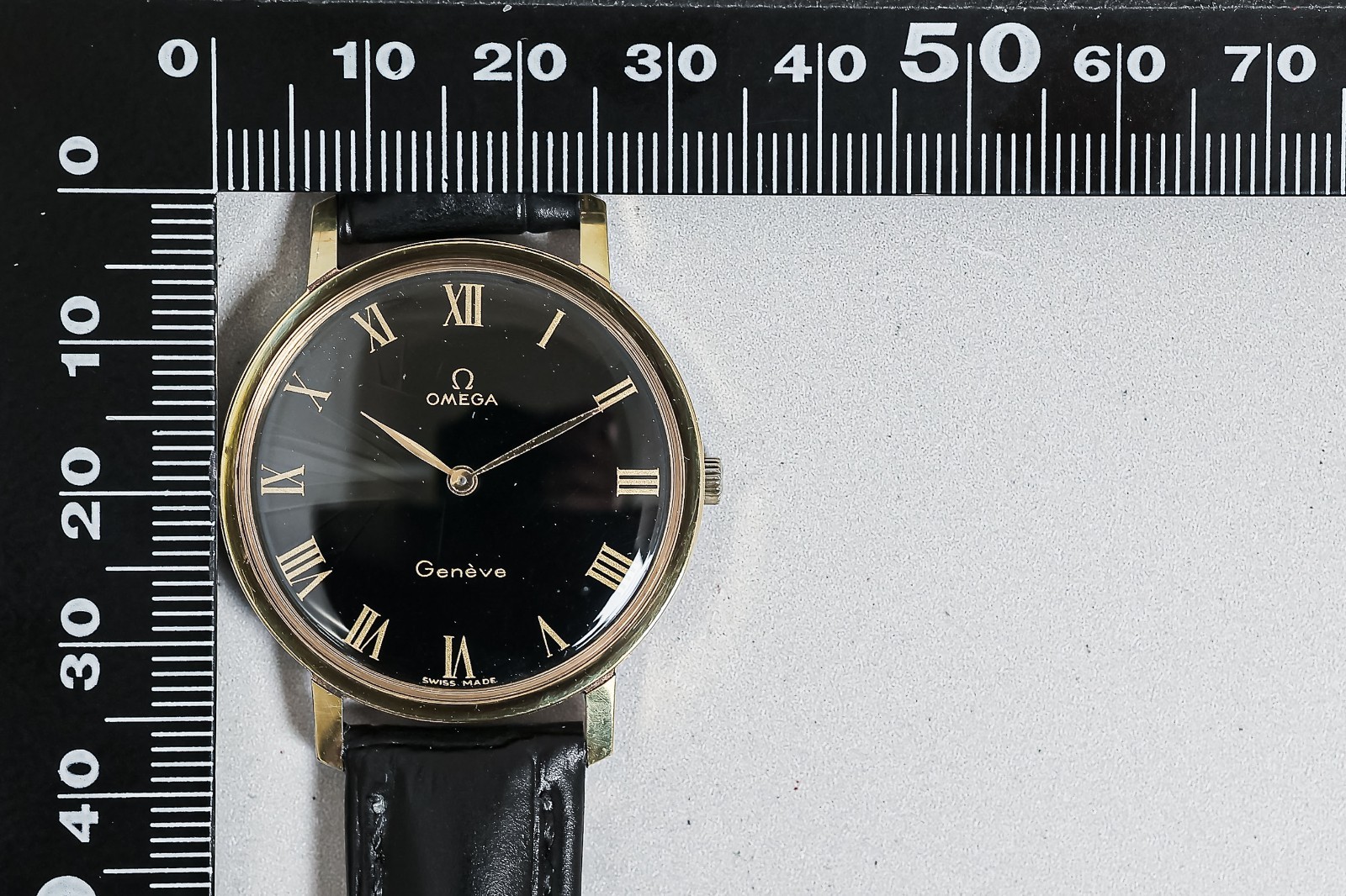 READ! Vintage OMEGA Geneve Cal.625 Hand Winding Roman Black Spider Dial 32mm Men