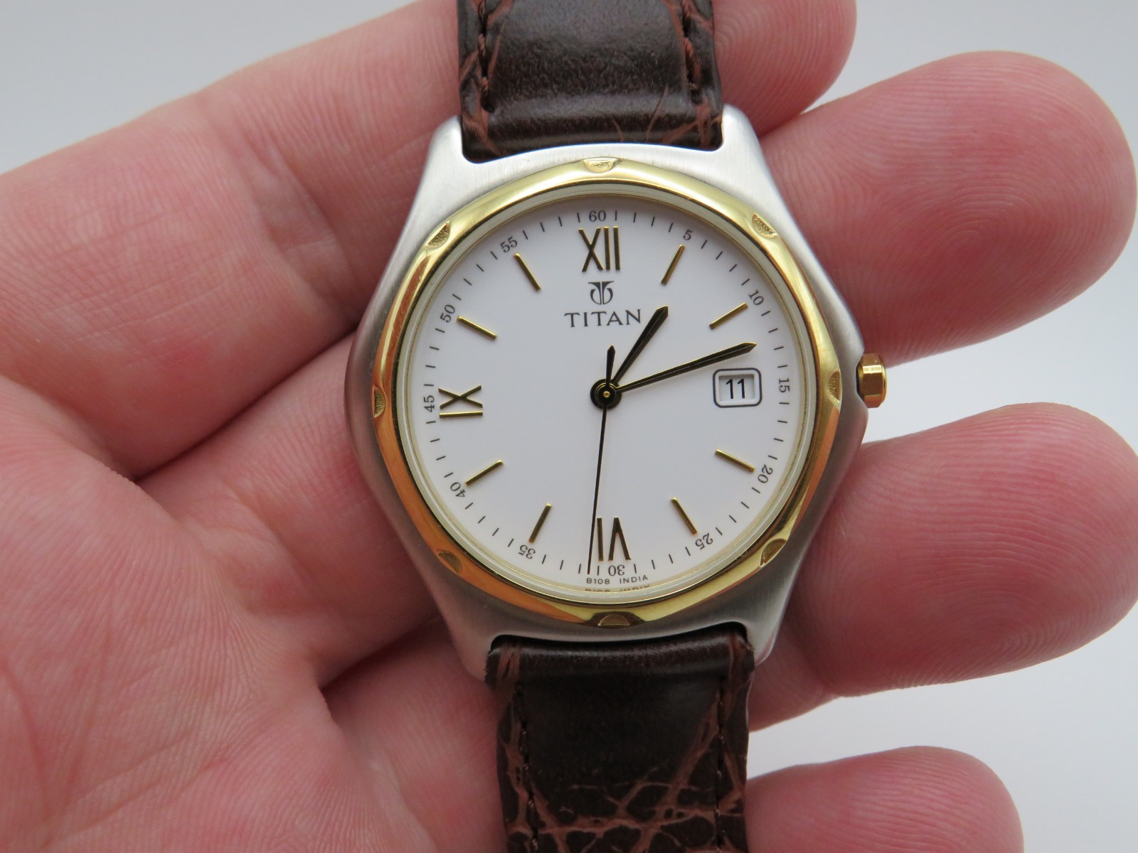 Vintage men’s quartz wristwatch Titan Made in India running