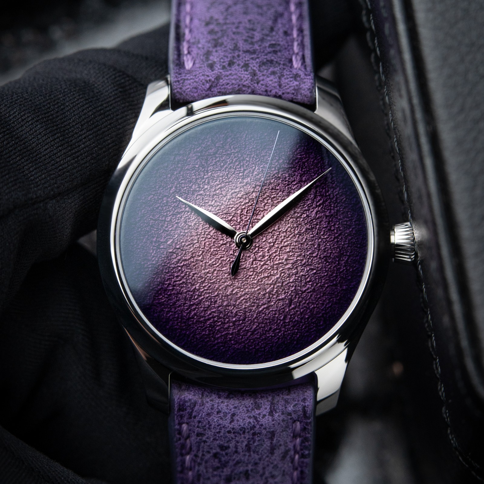 H.Moser & Cie. Endeavour Centre Seconds UNWORN 12/25 Concept Purple Enamel Watch