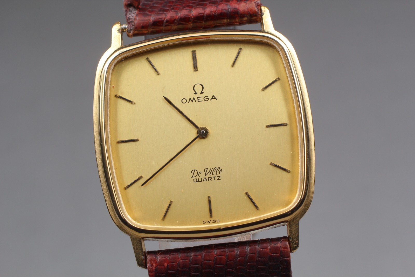 [ Near MINT ] Omega De Ville Cal.1365 Gold Square Quartz Men’s From JAPAN