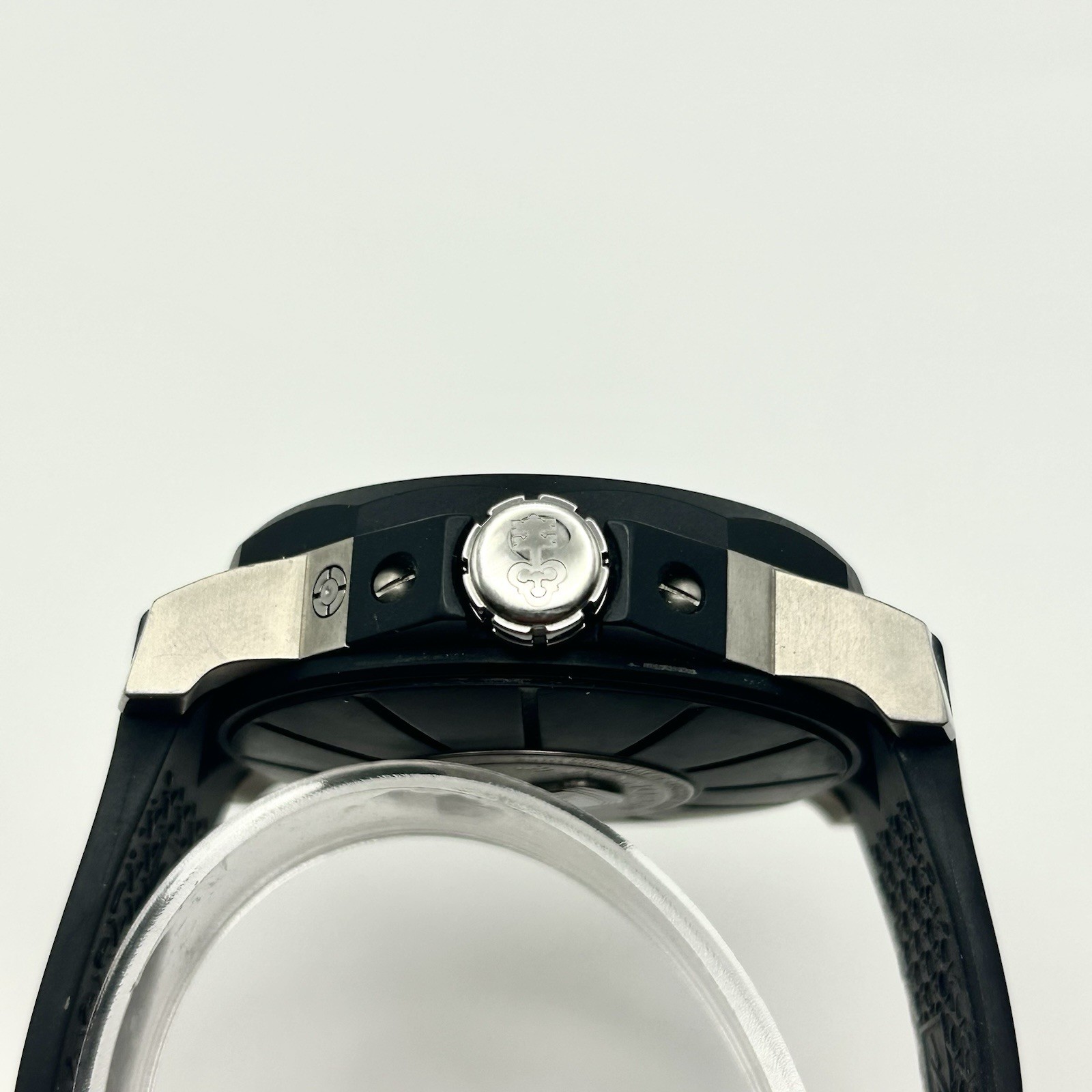 Corum Admirals Cup Mare 48 01.0005 Auto Black Box can’t ship to USA