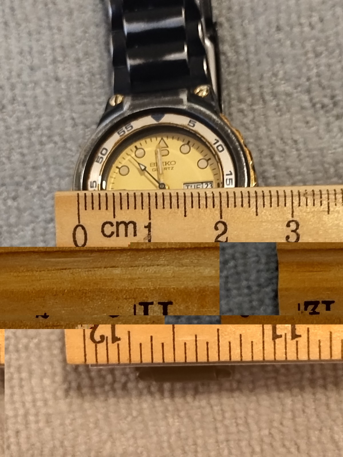 Vintage SEIKO SQ Sports 150~Quartz Ladies Watch ~ 28 mm