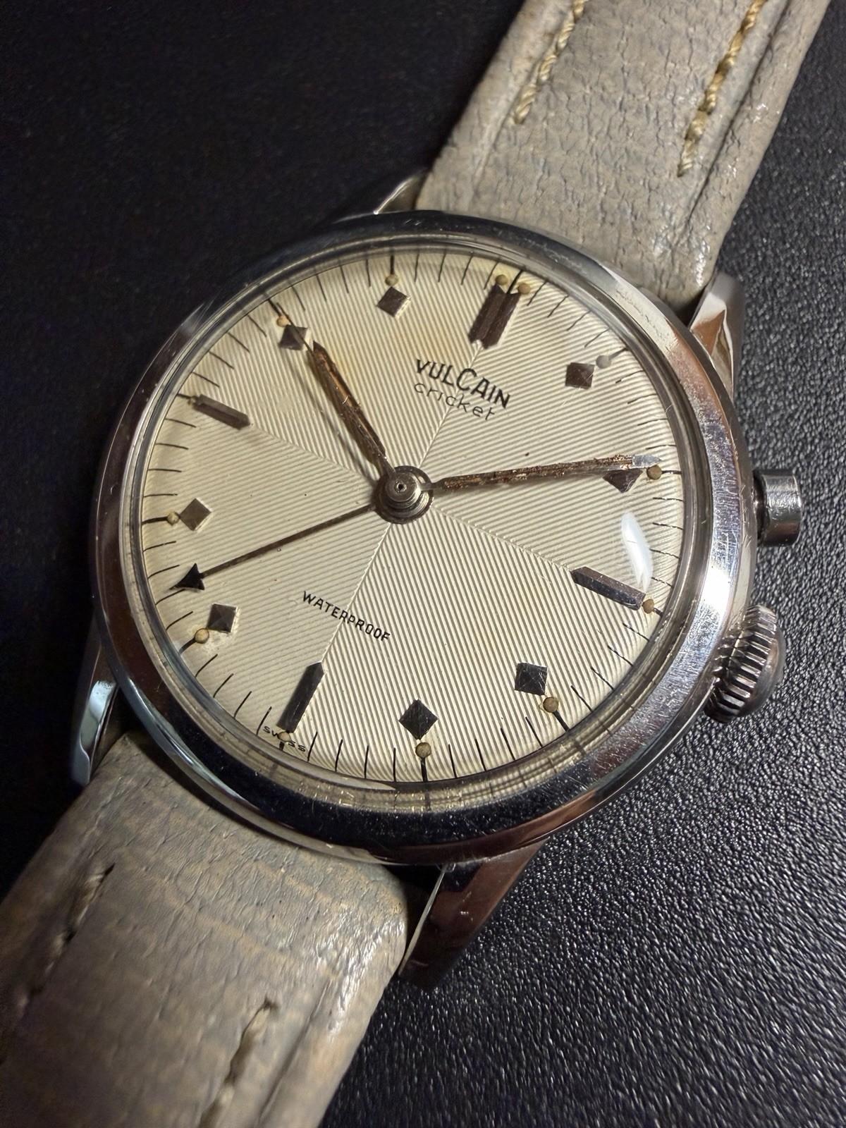 VULCAIN CRICKET VINTAGE ALARM WATCH REF. 303006 – ORIGINAL GUILLOCHÉ DIAL