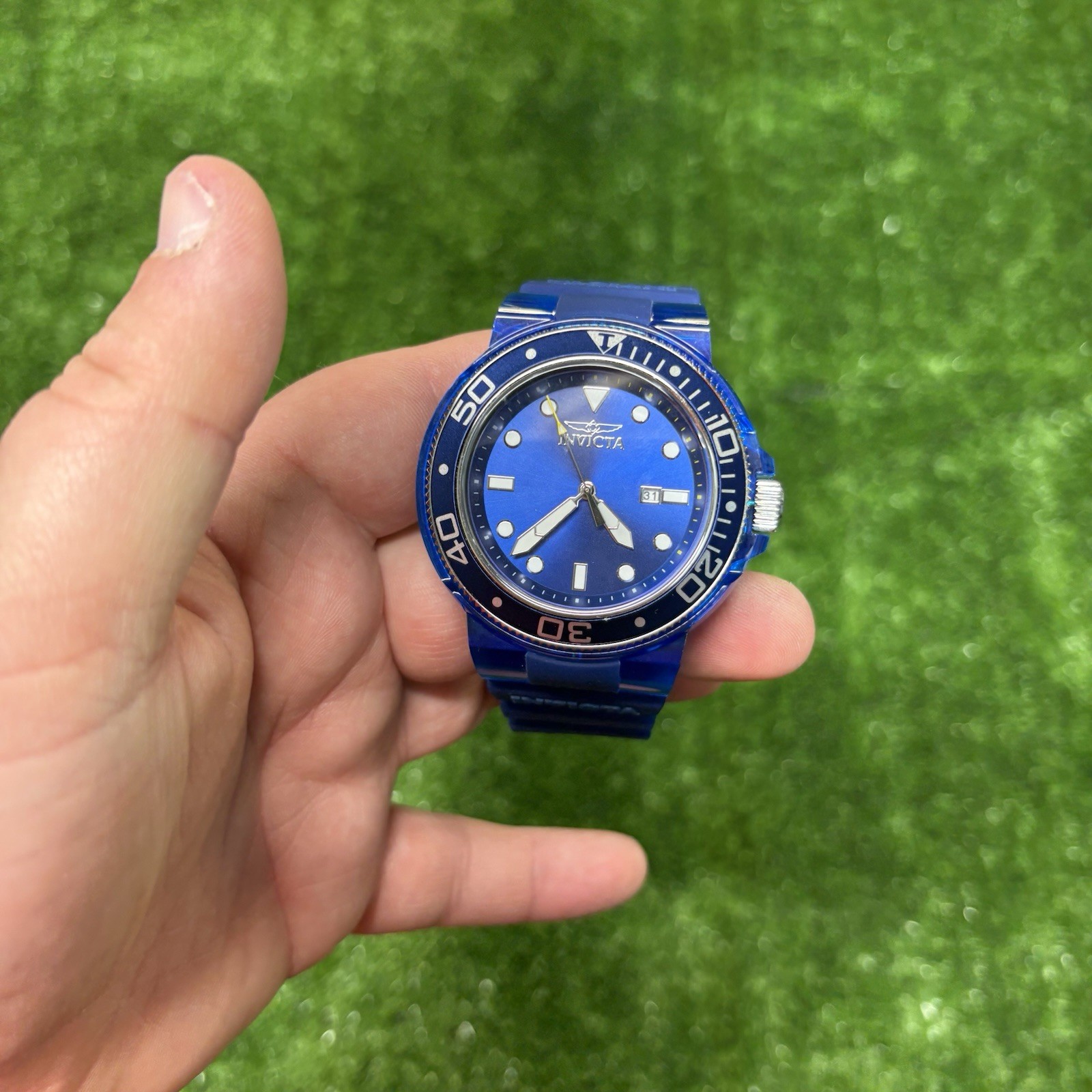Invicta Men’s Pro Diver Quartz Watch Blue Strainless Steel Dial Model 32331