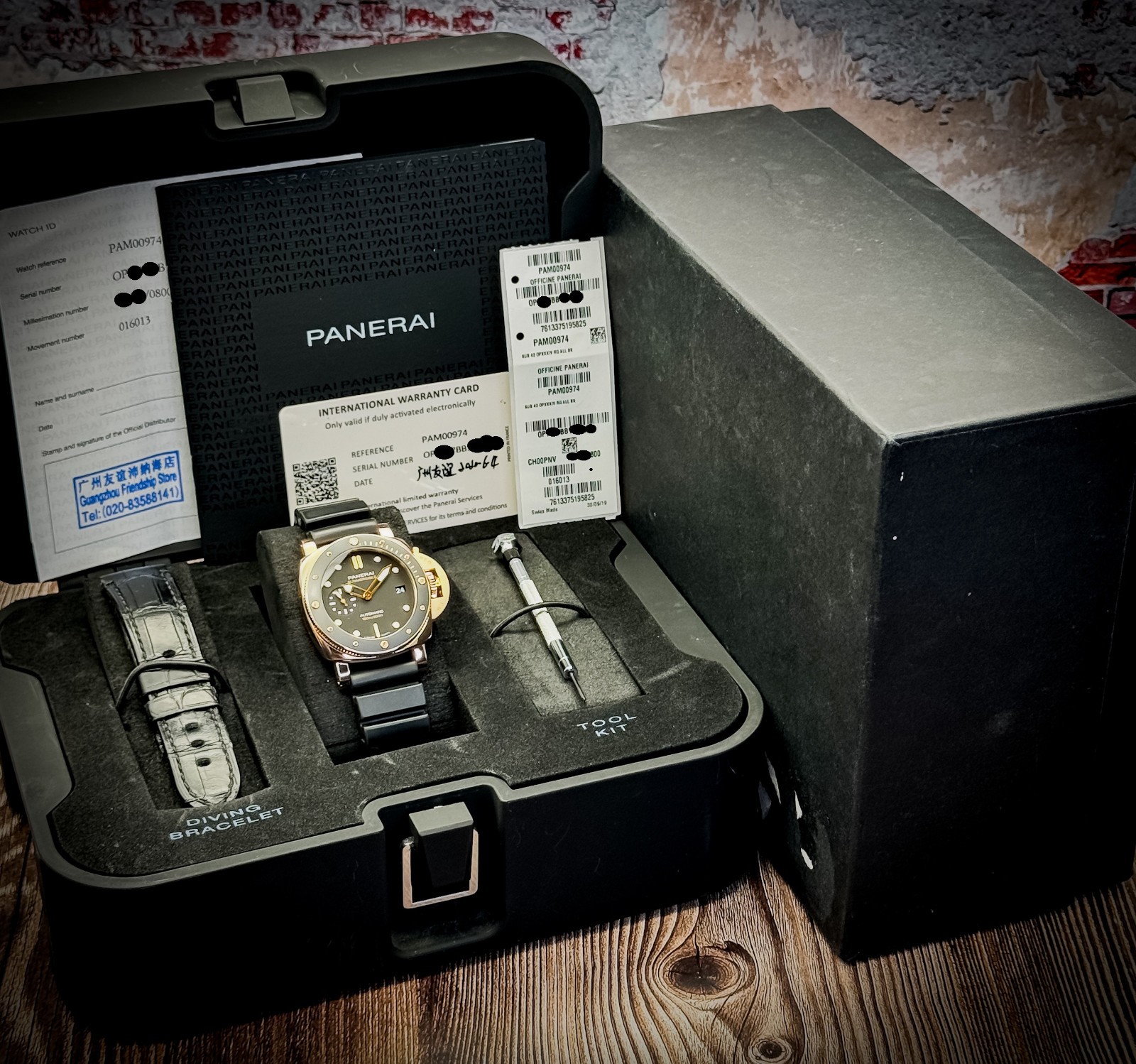 Panerai Submersible Rose Gold Goldtech 42mm – PAM00974 – B&P – MSRP $31,900