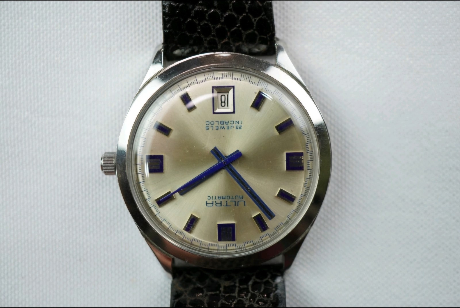 ULTRA AUTOMATIC 25 JEWELS INCABLOC Vintage Swiss Made 1970s Date Steel