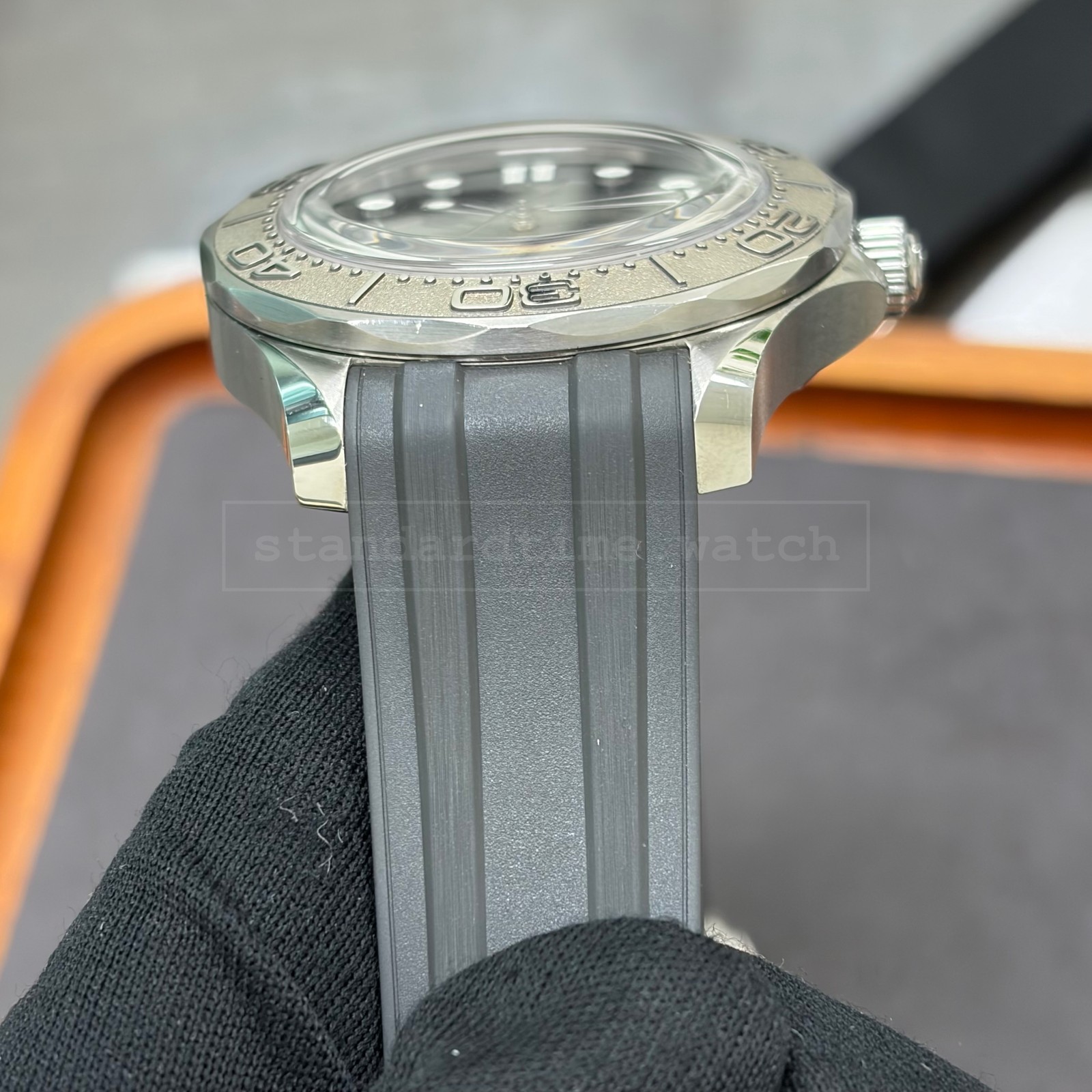 Omega Seamaster Diver 300 M 42mm Gray Dial Ref 220.12.41.21.03.002 Diver 300m Ti