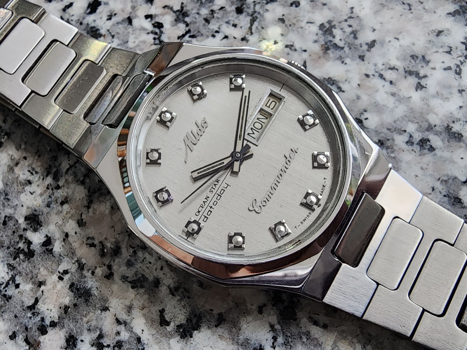MINT VINTAGE MIDO COMMANDER AUTOMATIC DAY DATE OCEAN STAR DATODAY 8018 GRAY DIAL