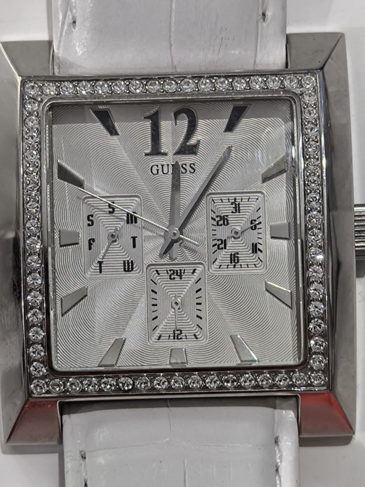 Guess Elle Timeless Beauty Ladies Quartz Watch Working