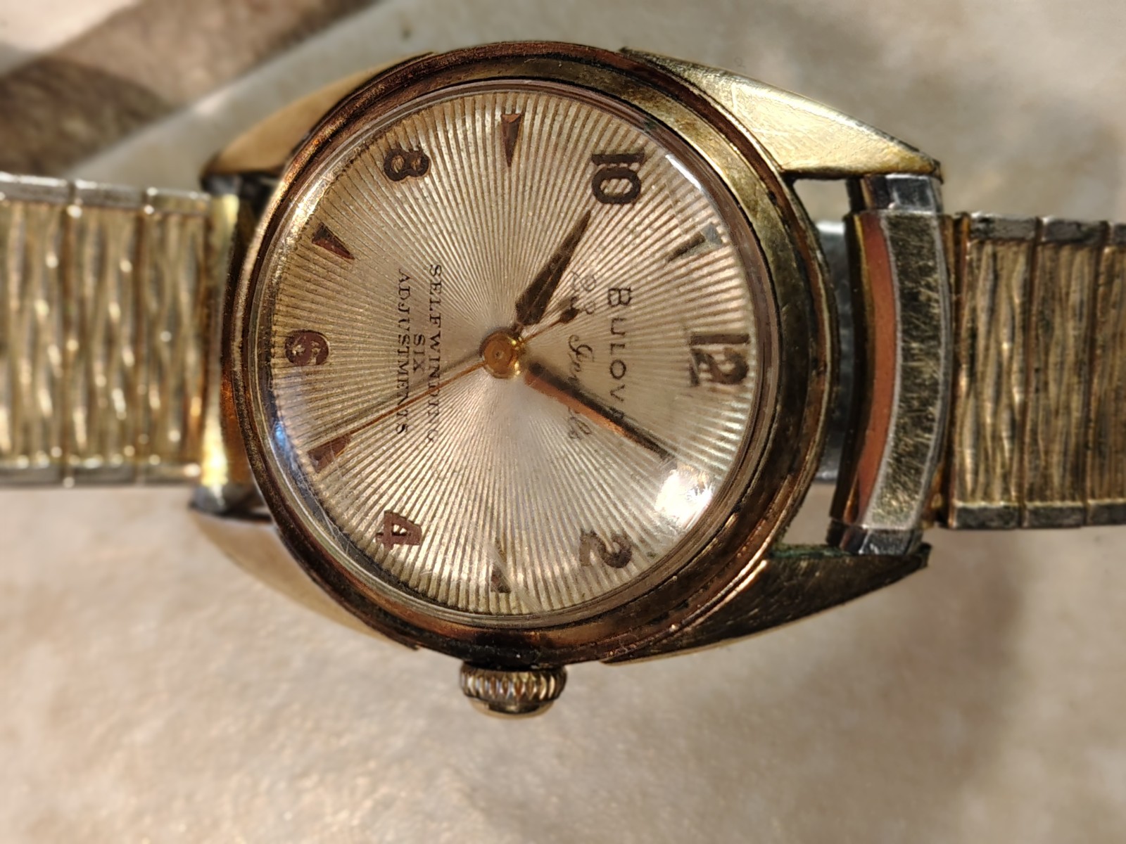 Antique BULOVA 23 Self Winding Automatic Watch. 10K Rolled Gold Plate Bezel 1955