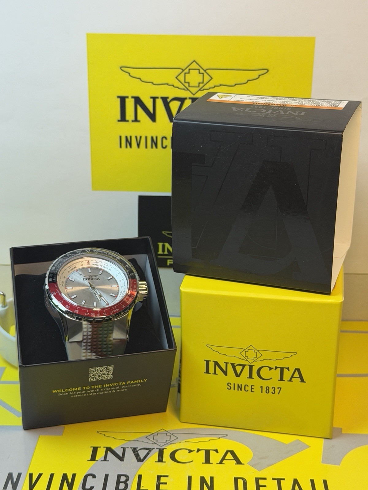 Invicta Aviator Men’s 50mm Red/Black / Silver Dial, Revival Watch Camo Band!