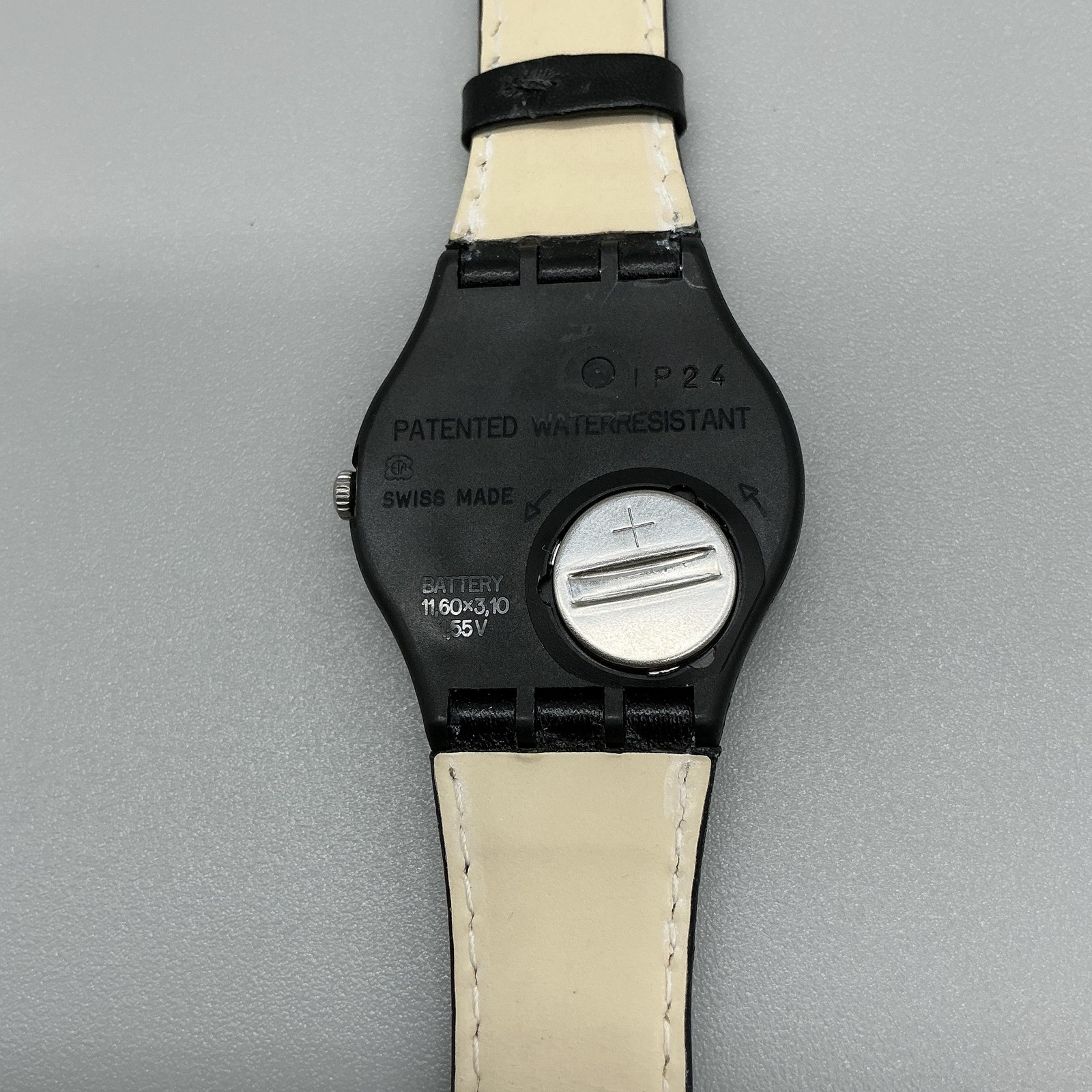 Vtg Swatch Red Sunday Mens Watch 34mm Black Dial Leather Day Date New Battery