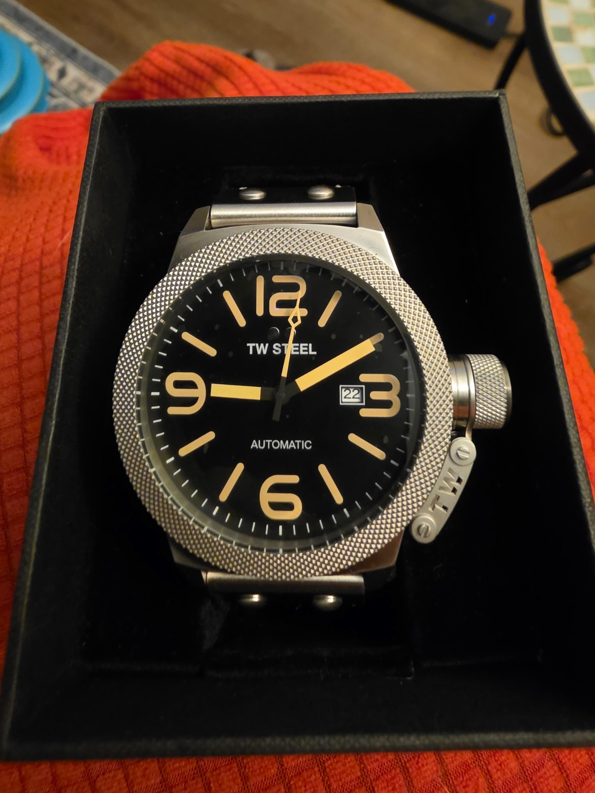 tw steel canteen watch cs36
