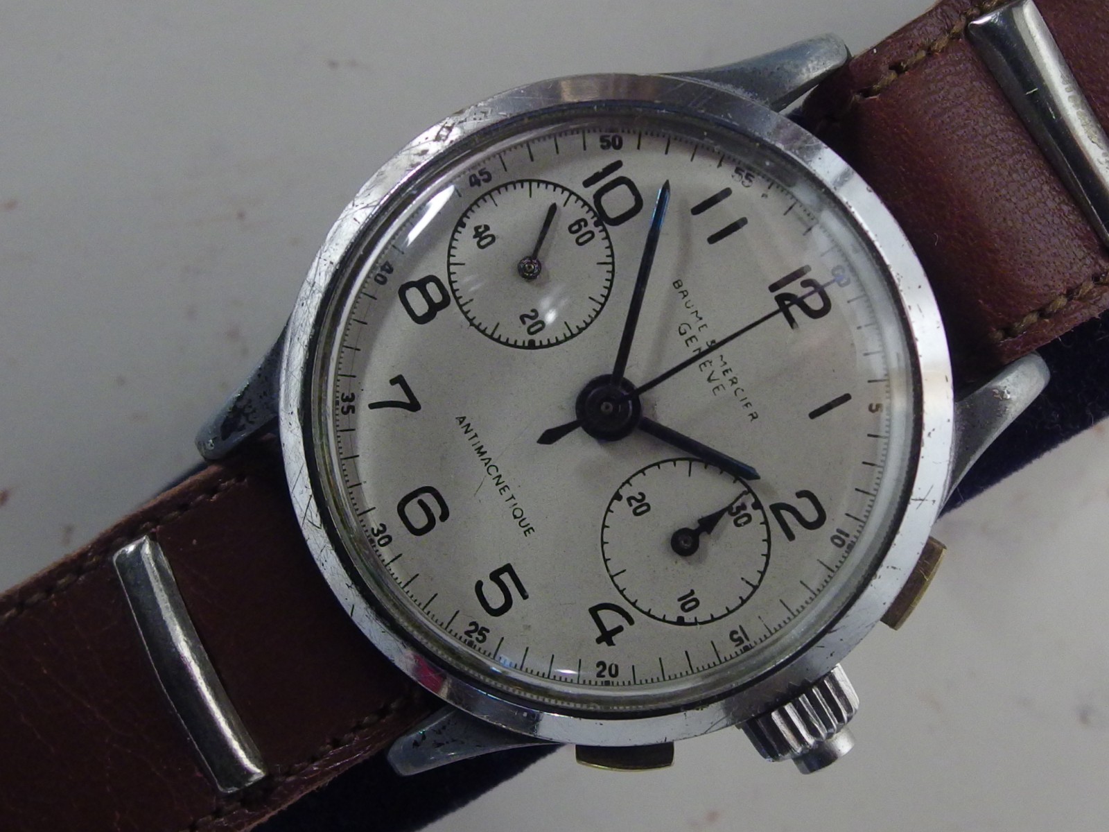 4519 VINTAGE CHRONOGRAPH BAUME & MERCIER 3 PUSHERS, RARE LANDE 47, circa 1937