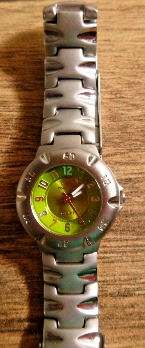 WATCH – FREESTYLE – 330FT – STAINLESS STEEL WATER RESISTANCE GREEN FACE