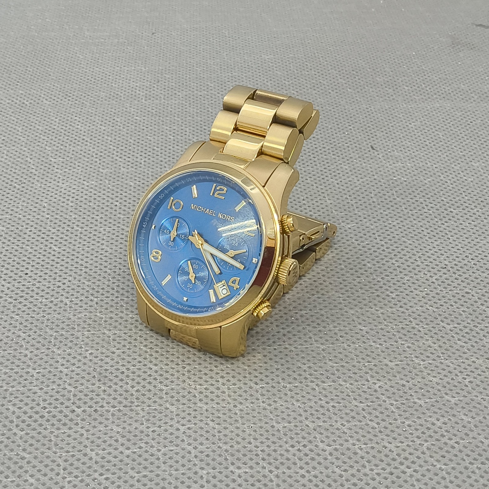 Michael Kors MK-7353 Runway Gold Tone Watch Women Stainless Steel -See condition