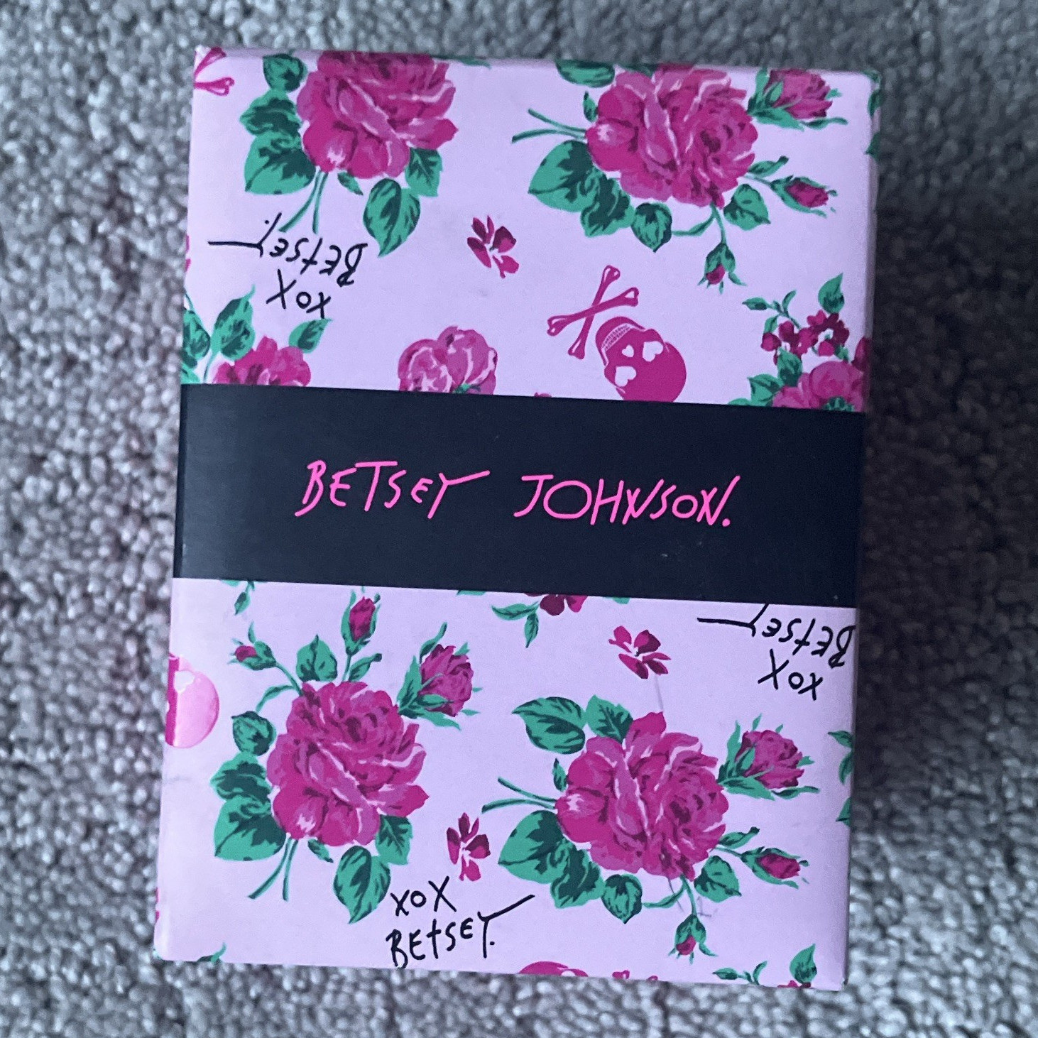 Betsey Johnson Women’s Analog Quartz Pink Watch Floral Box Black/Pink Dial