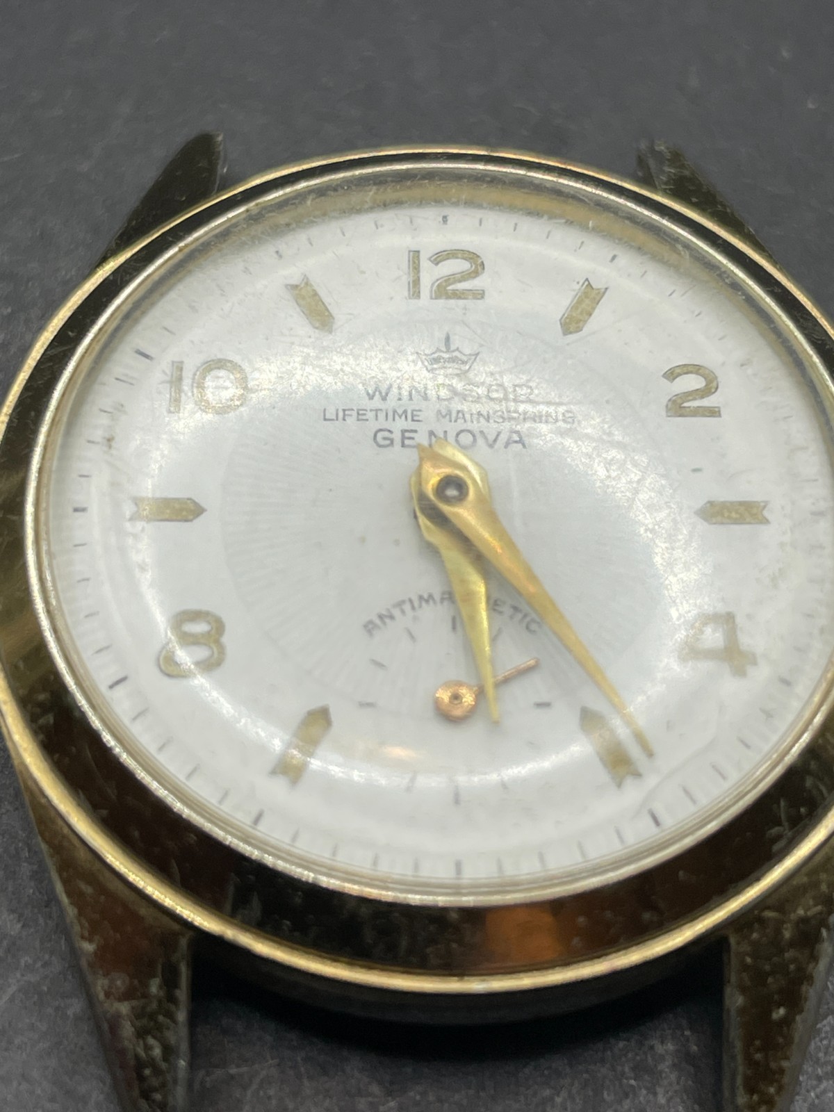 Vintage Men’s Windsor Genova Lifetime Mainspring Anti-Magnetic Watch Gold Tone