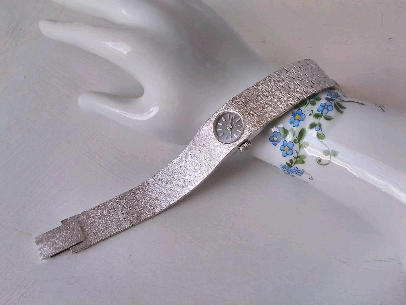 VINTAGE SEKONDA SILVER PLATED BRACELET WATCH 17 JEWELS WORKING