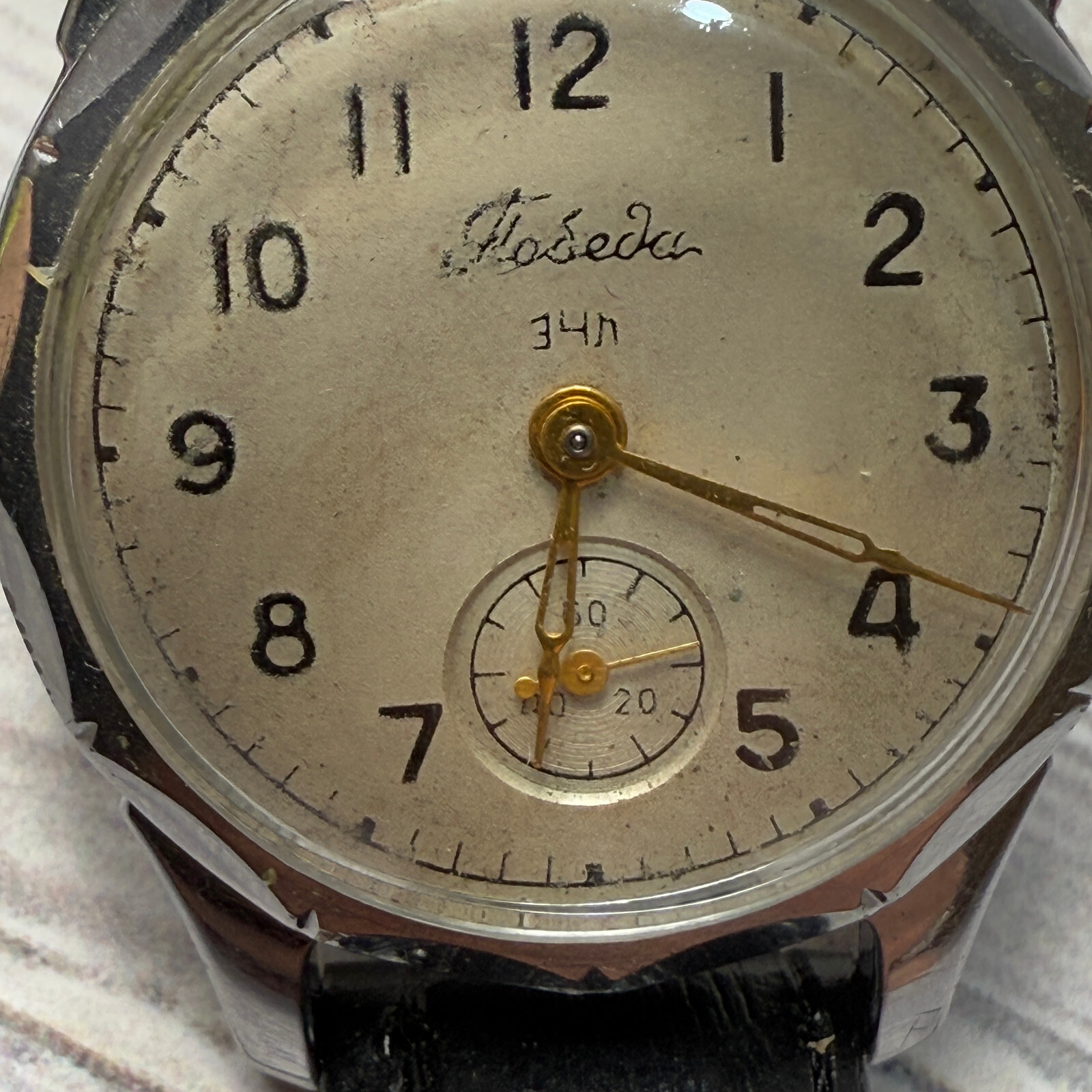 Vintage Pobeda Soviet Mens Mechanical Wrist watch USSR
