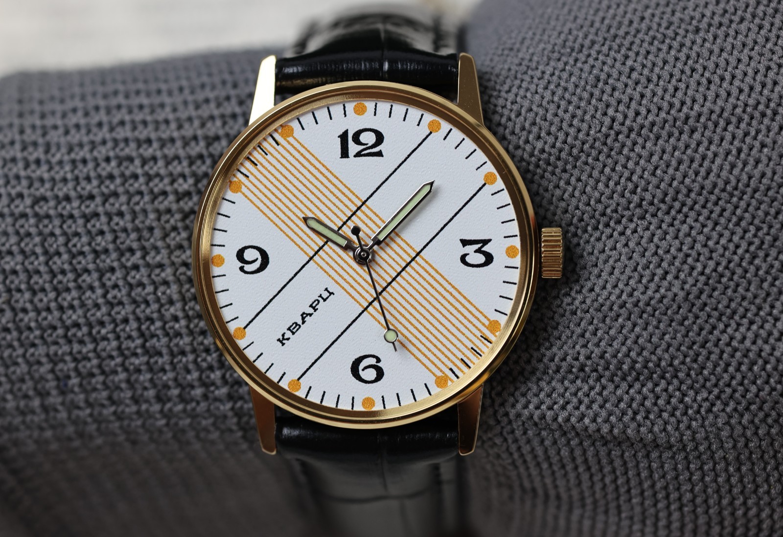 Soviet Design Quartz Watch – Unique Retro Dial, Collectible Men’s Wristwatch