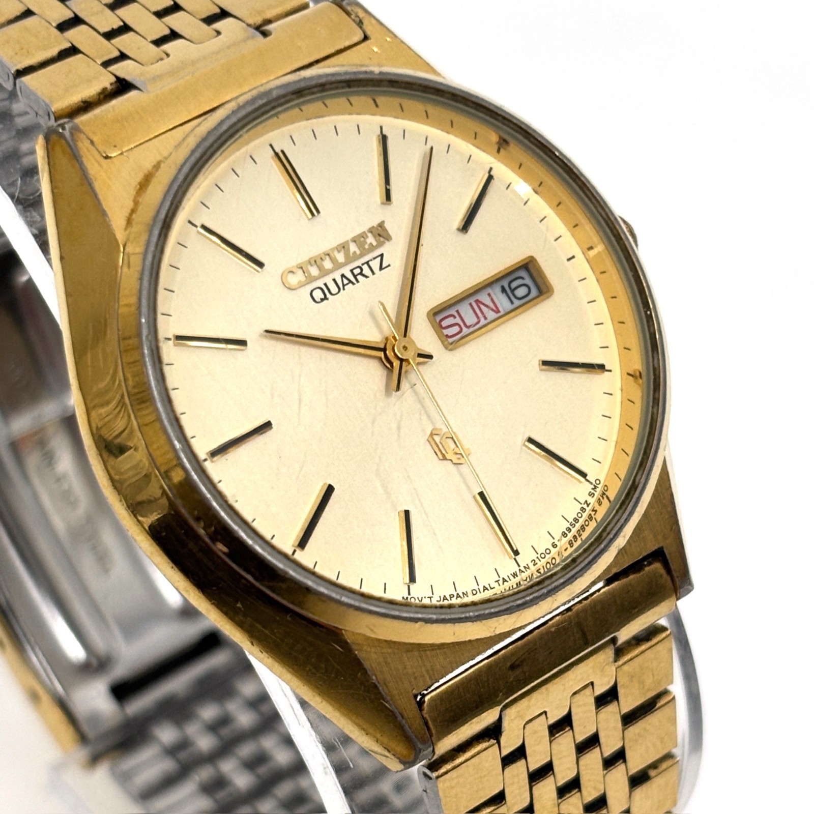 Vintage 1985 Citizen Quartz Gold Tone Day Date Watch Orig Bracelet New Battery