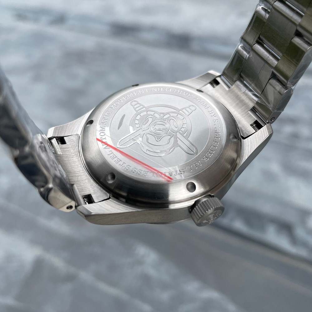 Steeldive Steelflier SF792, GMT, White, NH34, Sapphire, Lume, 200m Diver, Field
