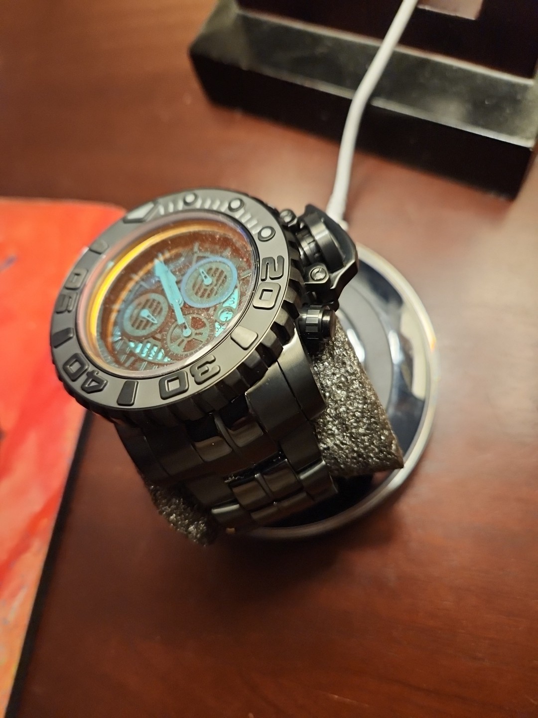 Invicta Chrono Sea Hunter Model 32646 Rare Purple Dial Quartz Stainless Steel