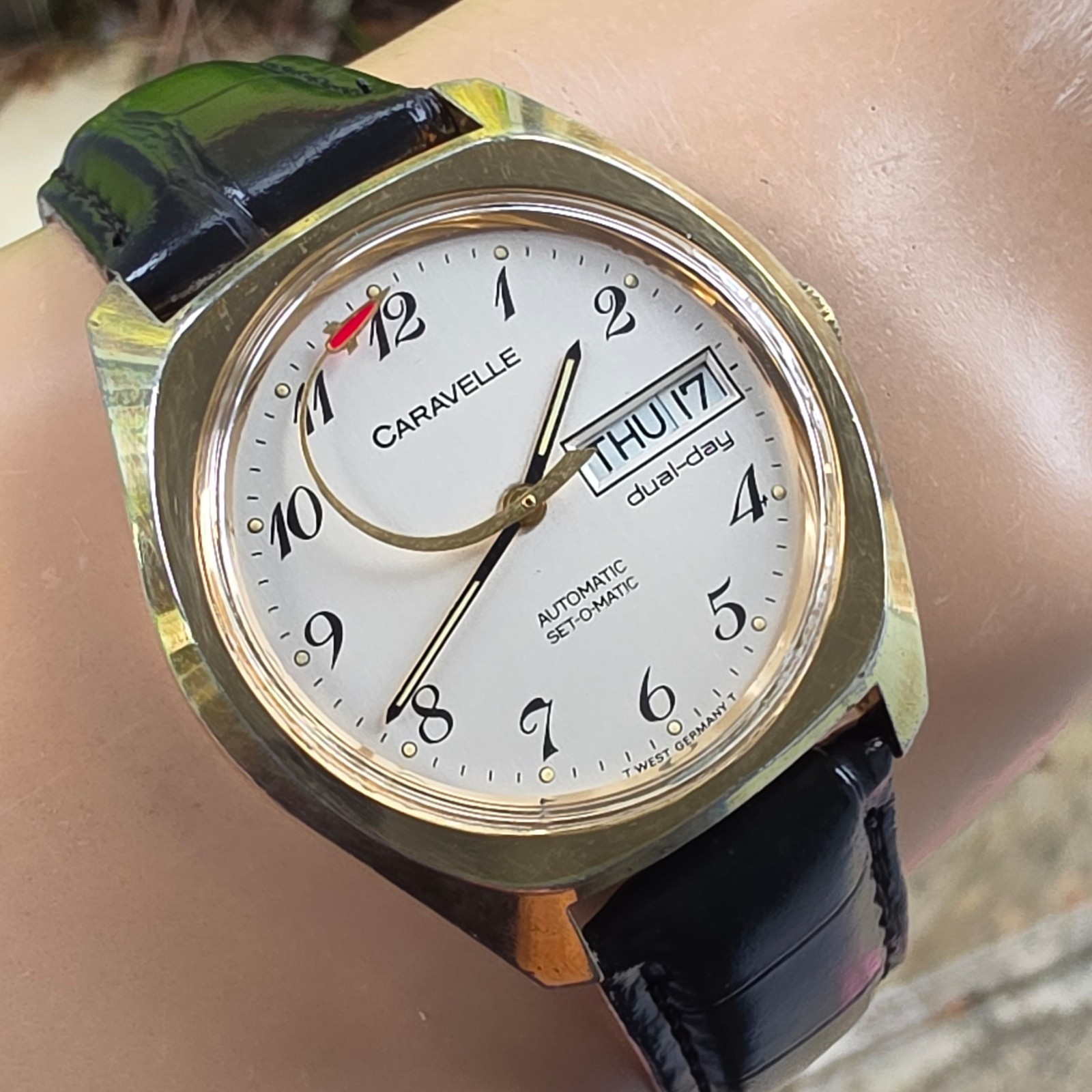 Vintage CARAVELLE men’s automatic watch day/date Rocket second hand germany 1978
