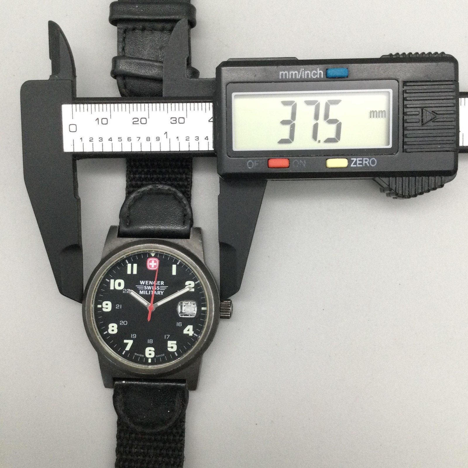 Wenger Swiss Military Field Mens Watch 38mm Black Dial Nylon Leather New Battery