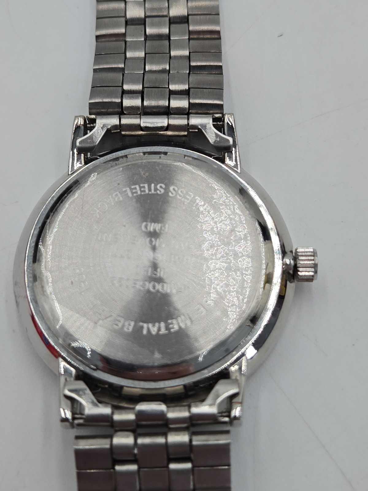 FMD OGE022 Men’s Watch Preowned Silver Face Stainless Case Bracelet New Battery