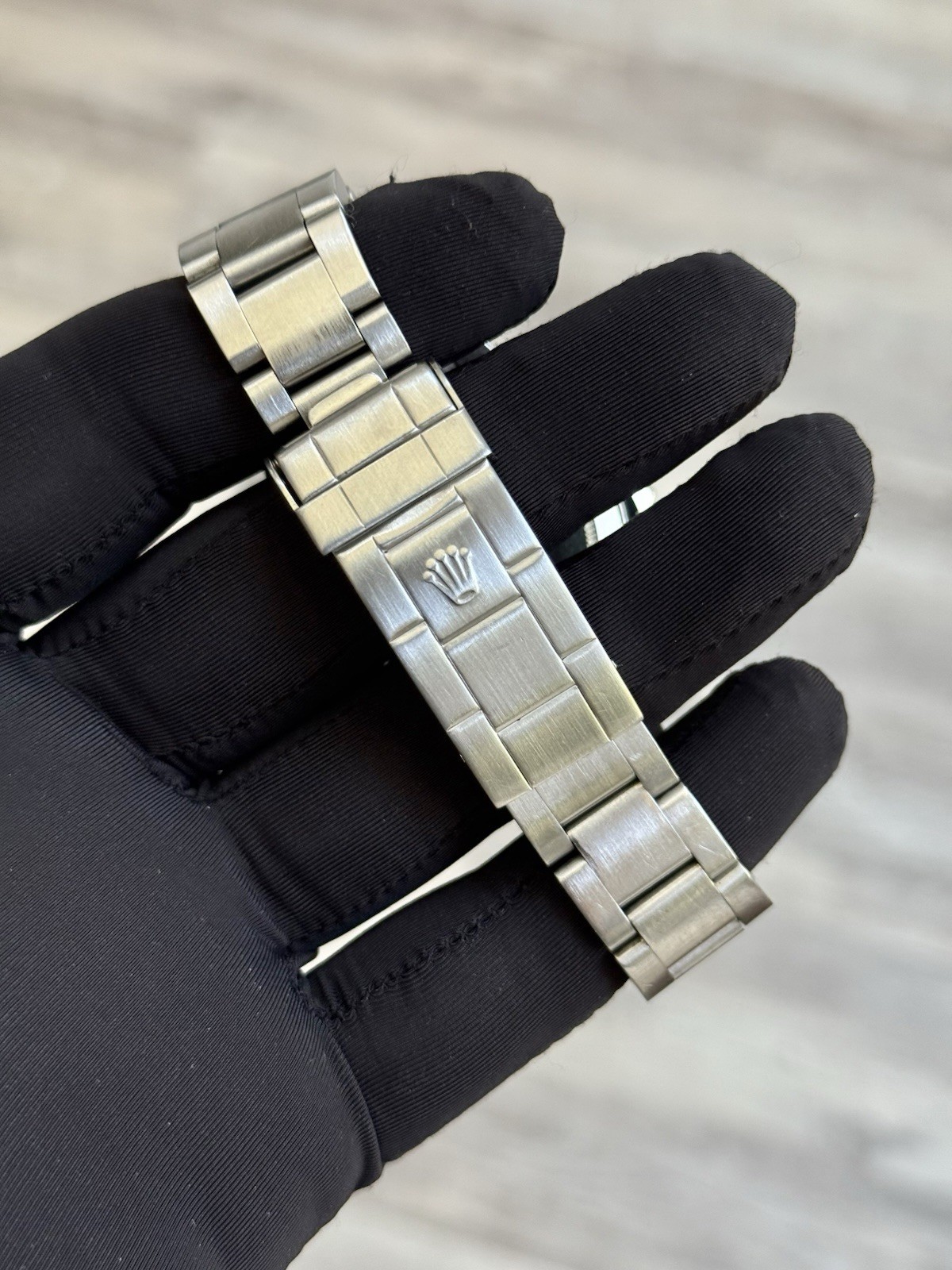 Rolex Submariner 40mm 16610 Silver Oyster Bracelet with Black Bezel No Hole Case