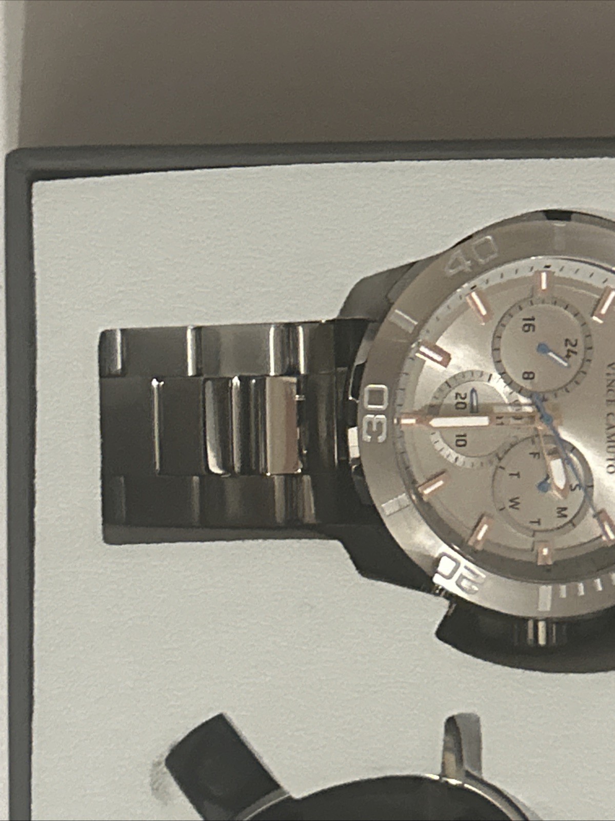 Vince Camuto GIFT SET Stainless Steel Men’s Watch with Sunglasses VC/1147GYSVST
